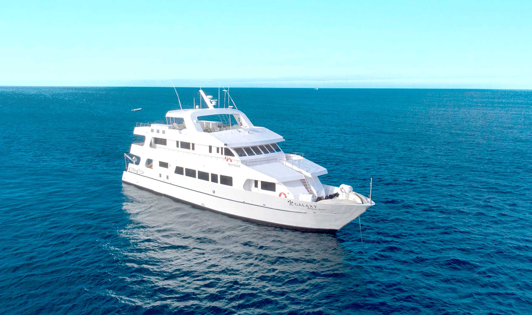 Galaxy Diver II Liveaboard, Ecuador - Galapagos - Divebooker.com