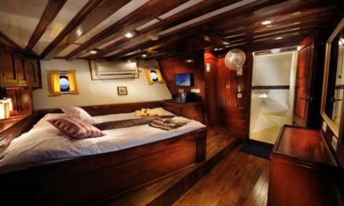 Double Cabin
