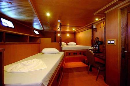 Double + Twin Bed Cabin