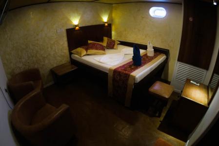 Double Cabin