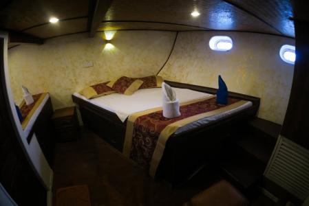Double + Twin Cabin