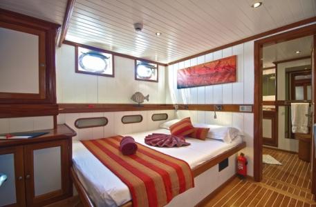 Double Bow Cabin (Cousine, Curieuse)