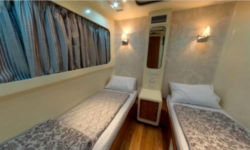 Twin Bed Cabin (Upper Deck)
