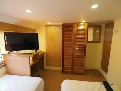 Twin Cabin