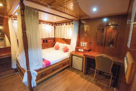 Twin Cabin