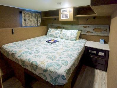 Deluxe Staterooms (#3, 5, 6, 7, 8)