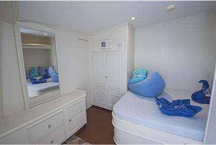 Double Cabin