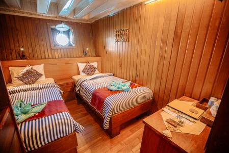 Twin Cabin