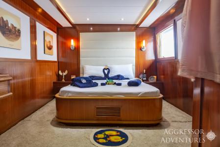 Master Staterooms (# 9-10)