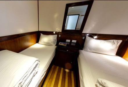 Twin Cabin