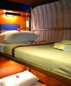 Twin Cabin