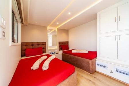 Twin Cabin