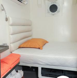Single Cabin with Private Bath