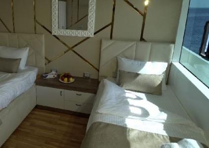 Twin Cabin
