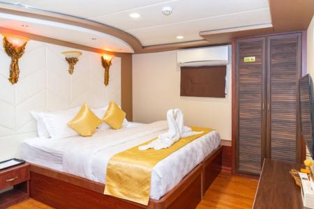 Junior Suite Lower Deck
