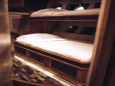 Deluxe Cabin (Charlize)