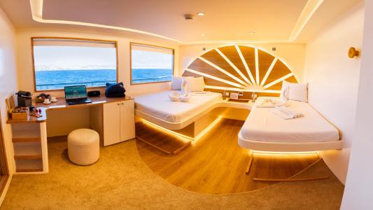 Premium Cabin (#15, 16)
