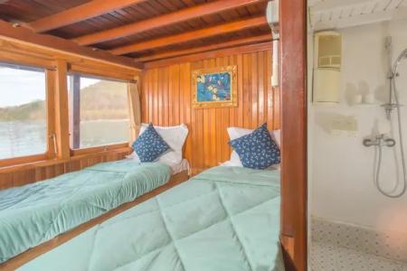 Twin Cabin