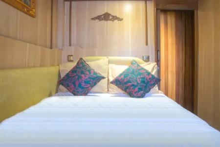 Double Cabin