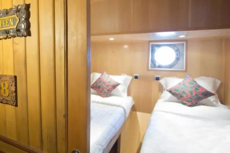 Twin Cabin
