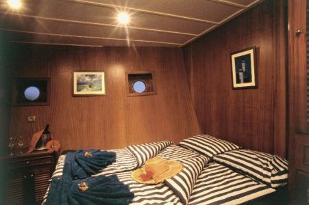 Double Cabin