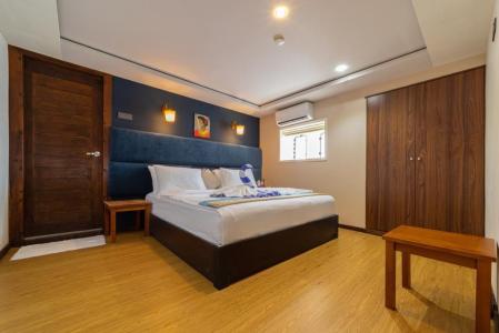 Master Double Cabin