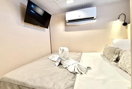 Solo Stateroom (# 1A, 1B)
