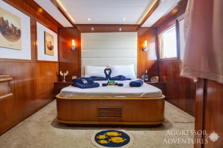 Master Staterooms (# 9-10)