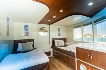 Panorama View Twin Cabin