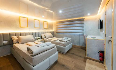 Premium Twin Cabin