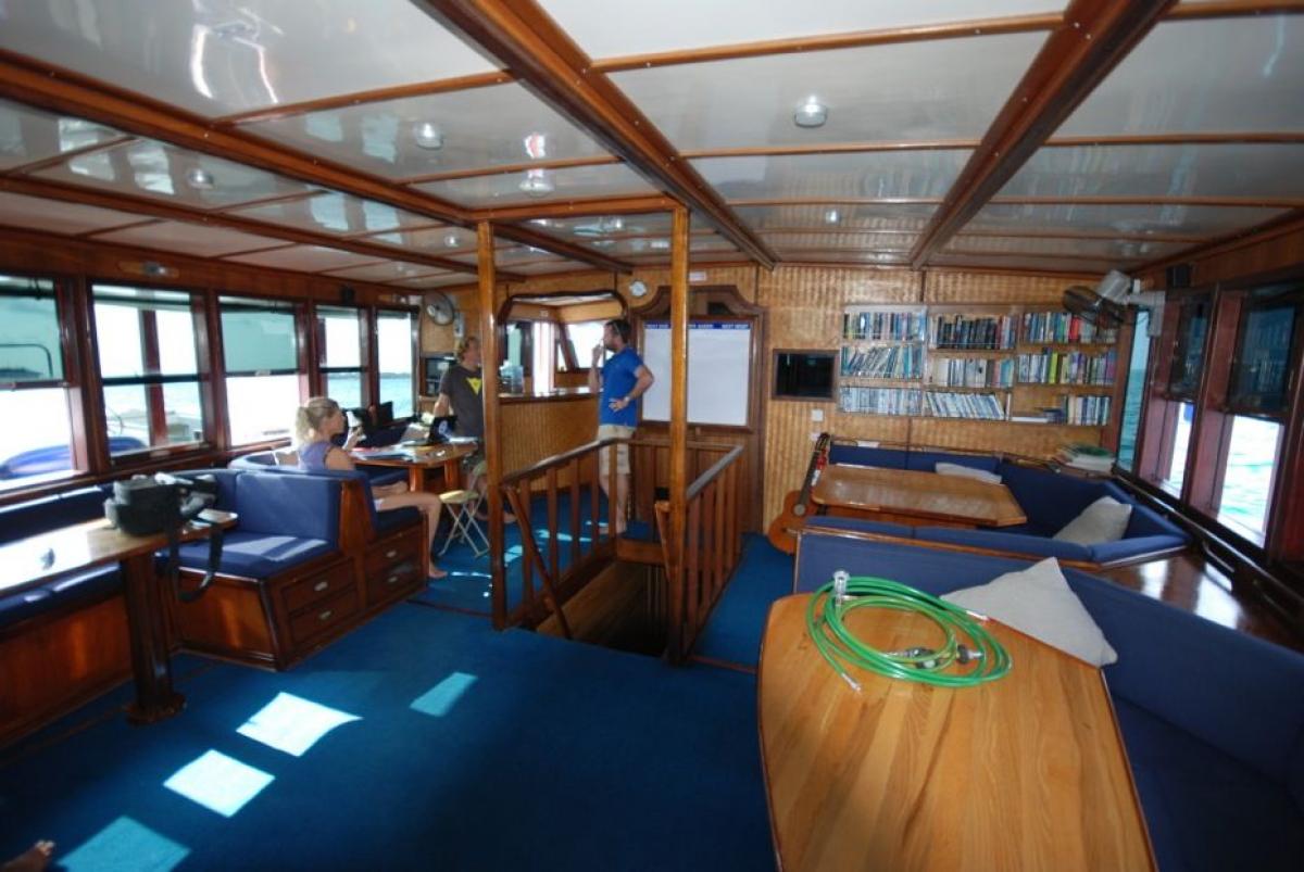 Boat image