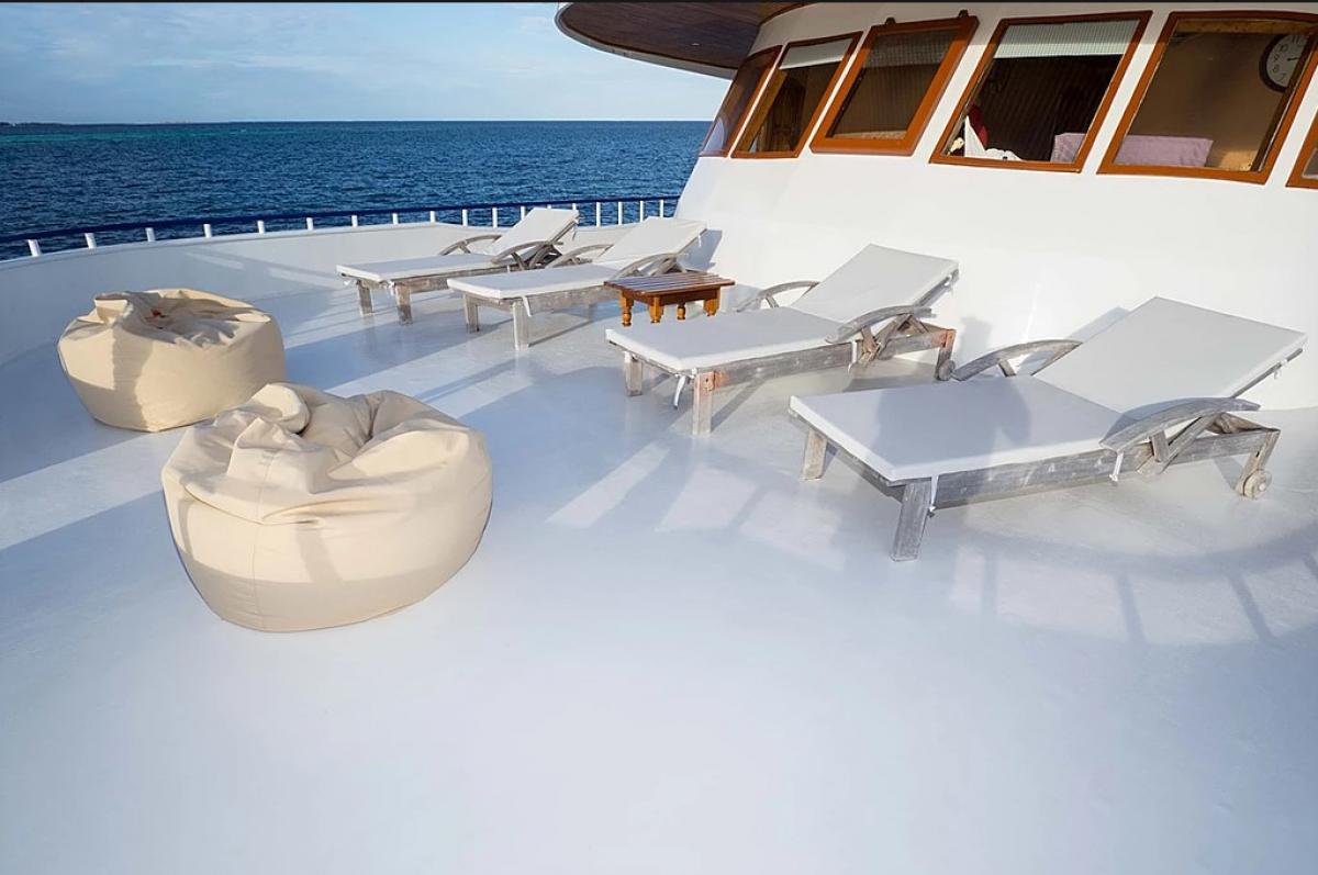 Boat image