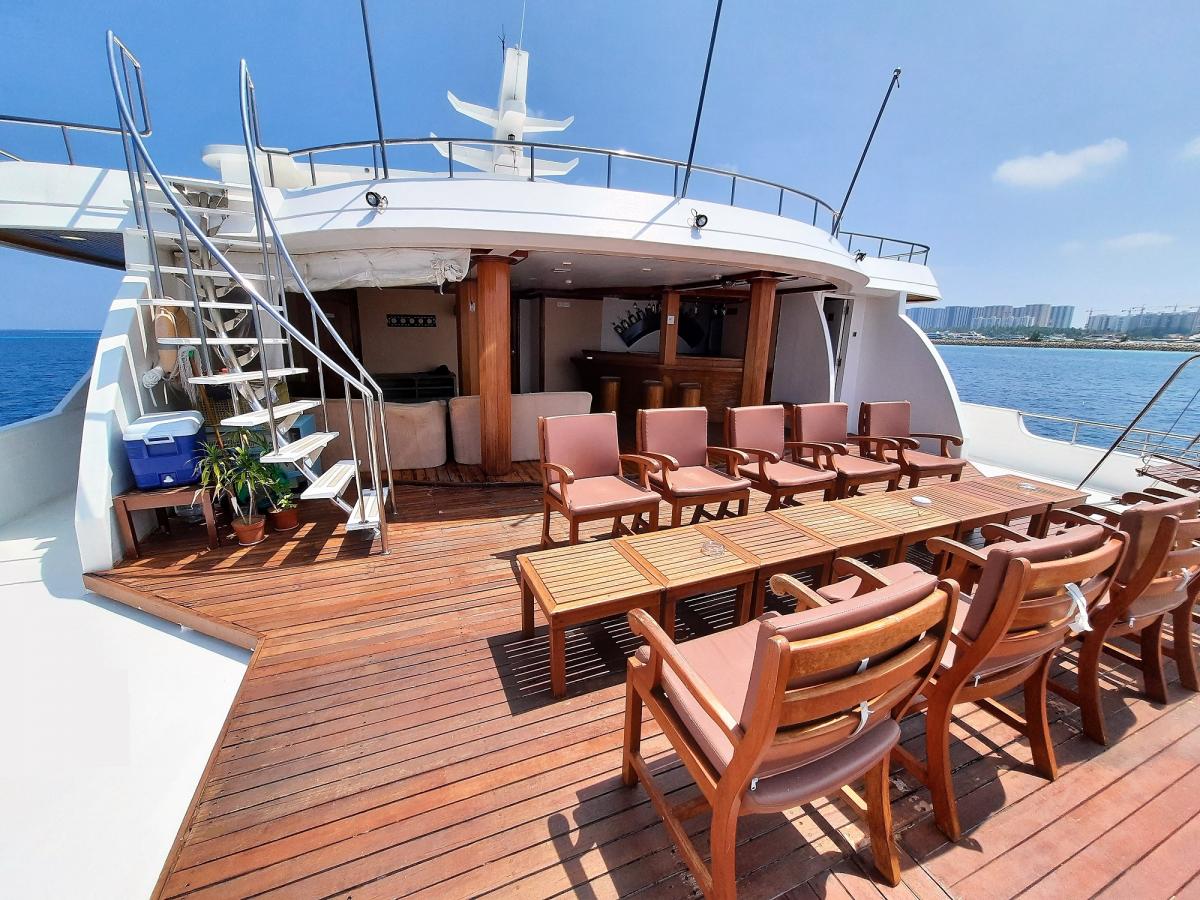 Boat image