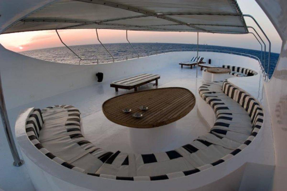 Boat image