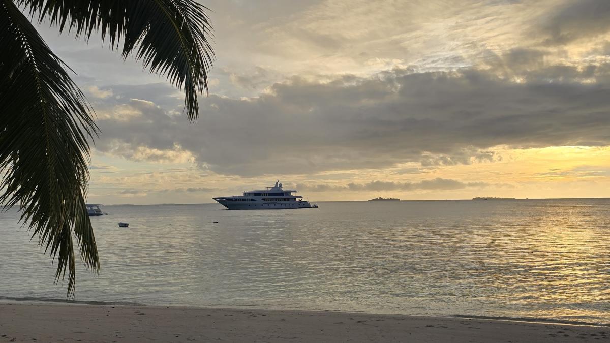 Boat image