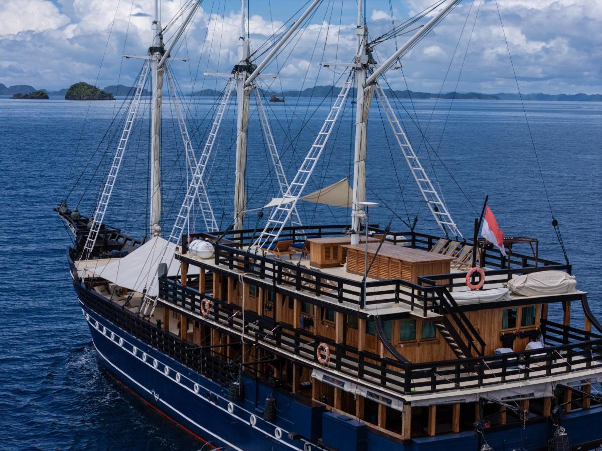 Boat image