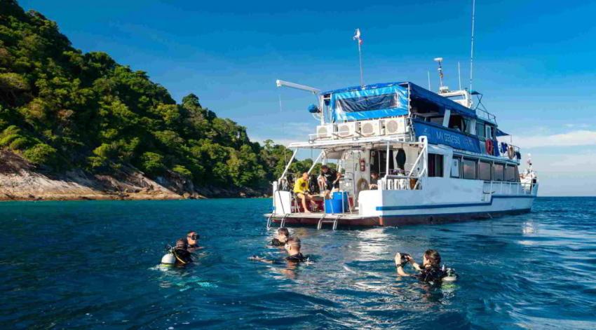 Genesis Liveaboard