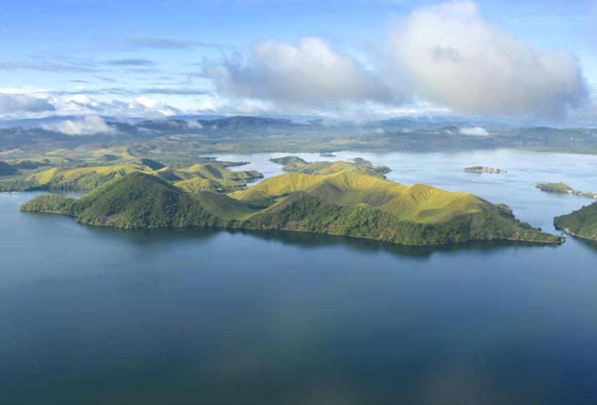 LIVEABOARD DIVING IN Papua New Guinea