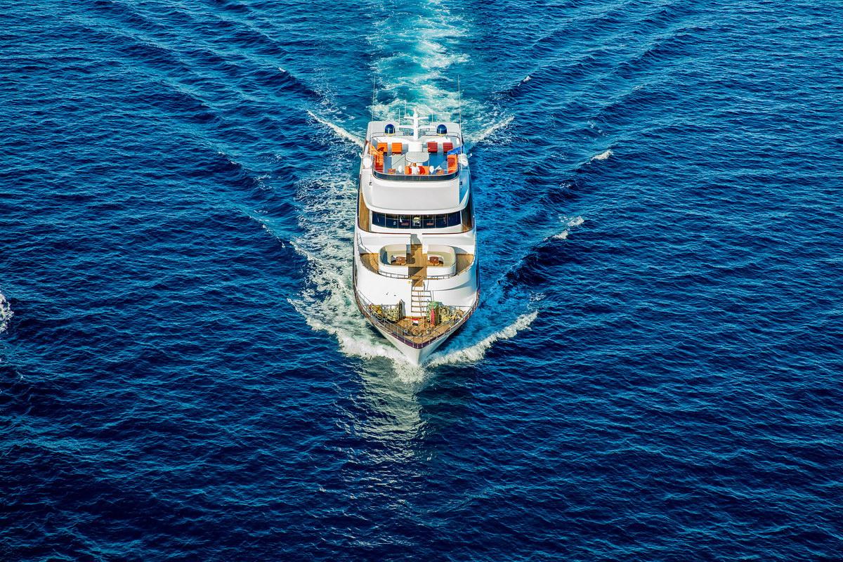 https://media.divebooker.com/media/liveaboard/emperor-superior/images/w1200/1735053238ab01b55c9f4dd39ffd5827bcb988dfb3.jpg