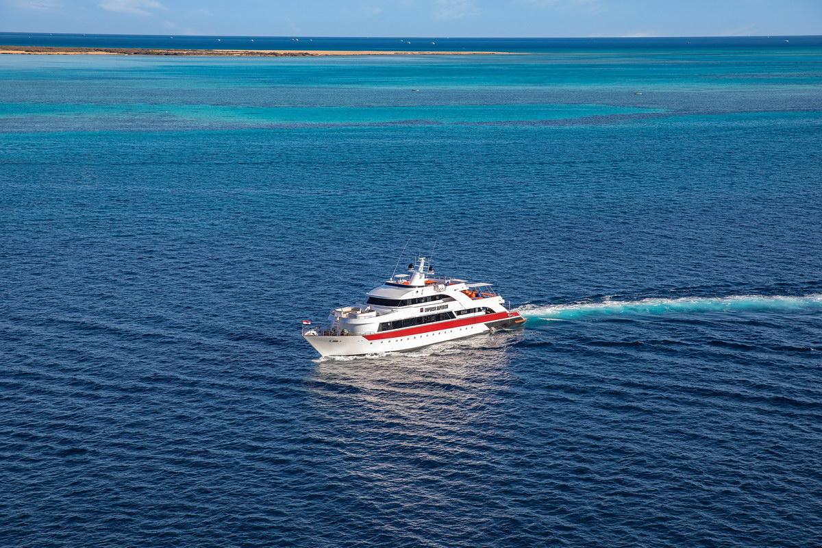 https://media.divebooker.com/media/liveaboard/emperor-superior/images/w1200/1735053241034d61f1167074eab68260ed7f7b04f6.jpg